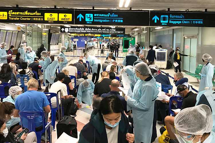 Fra ankomsten på Suvarnabhumi Airport i Bangkok.