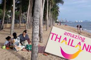 Jomtien Beach venter på vestlige turister.